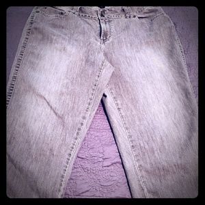 18W Gray denim capris.